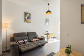 Chic appartement Centre NICE au calme vue colline